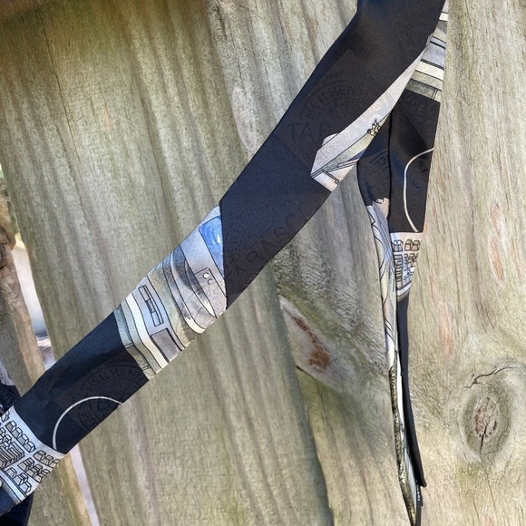 Vintage Tabasco 100% Silk Gator and Computer Novelty Printed Neck Tie - Picture 3 of 8